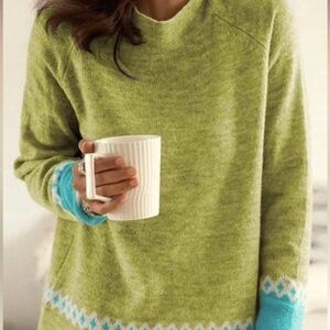 NWT Apple Green Sky Blue Crew Neck Contrast Sweater Women’s Size L
